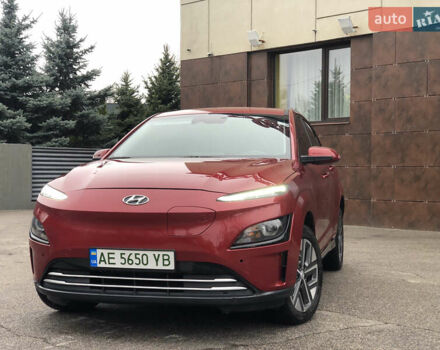 Красный Хендай Kona Electric, объемом двигателя 0 л и пробегом 104 тыс. км за 18200 $, фото 16 на Automoto.ua