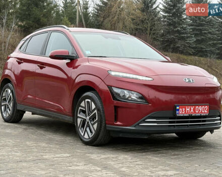 Красный Хендай Kona Electric, объемом двигателя 0 л и пробегом 17 тыс. км за 16999 $, фото 4 на Automoto.ua