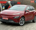 Красный Хендай Kona Electric, объемом двигателя 0 л и пробегом 17 тыс. км за 16999 $, фото 1 на Automoto.ua