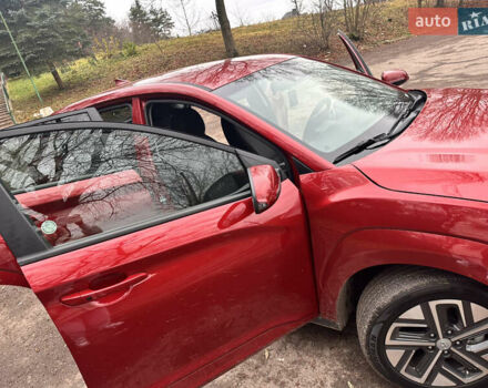 Красный Хендай Kona Electric, объемом двигателя 0 л и пробегом 87 тыс. км за 18500 $, фото 8 на Automoto.ua