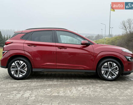 Красный Хендай Kona Electric, объемом двигателя 0 л и пробегом 17 тыс. км за 16999 $, фото 8 на Automoto.ua