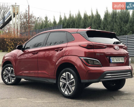 Красный Хендай Kona Electric, объемом двигателя 0 л и пробегом 104 тыс. км за 18200 $, фото 11 на Automoto.ua