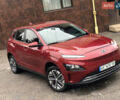 Красный Хендай Kona Electric, объемом двигателя 0 л и пробегом 104 тыс. км за 18200 $, фото 1 на Automoto.ua