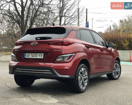 Красный Хендай Kona Electric, объемом двигателя 0 л и пробегом 104 тыс. км за 18200 $, фото 8 на Automoto.ua