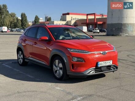 Красный Хендай Kona Electric, объемом двигателя 0 л и пробегом 54 тыс. км за 21000 $, фото 1 на Automoto.ua