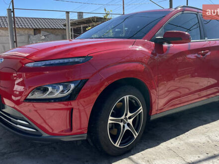 Хендай Kona Electric 2020 в Николаеве на Automoto.ua Красный Хендай Kona Electric, объемом двигателя 0 л и пробегом 60 тыс. км за 16800 $, фото 1 на Automoto.ua