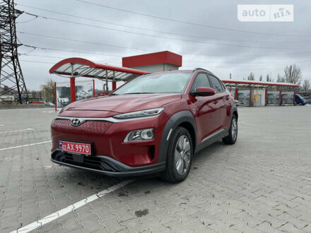 Красный Хендай Kona Electric, объемом двигателя 0 л и пробегом 18 тыс. км за 19300 $, фото 1 на Automoto.ua