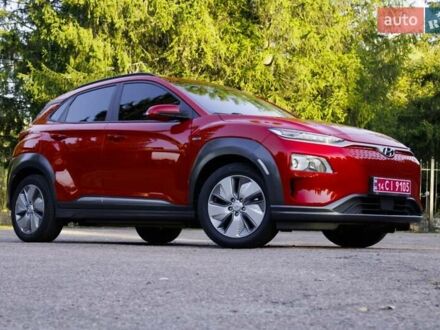 Красный Хендай Kona Electric, объемом двигателя 0 л и пробегом 86 тыс. км за 16750 $, фото 1 на Automoto.ua