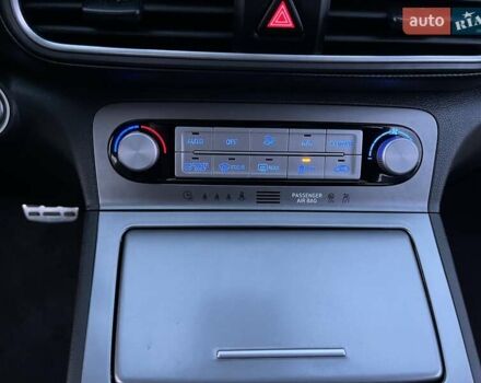 Хендай Kona Electric, объемом двигателя 0 л и пробегом 92 тыс. км за 18900 $, фото 41 на Automoto.ua