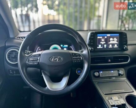 Хендай Kona Electric, объемом двигателя 0 л и пробегом 27 тыс. км за 14100 $, фото 8 на Automoto.ua