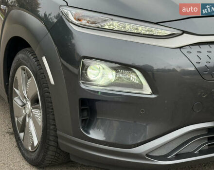 Хендай Kona Electric, объемом двигателя 0 л и пробегом 81 тыс. км за 18150 $, фото 12 на Automoto.ua