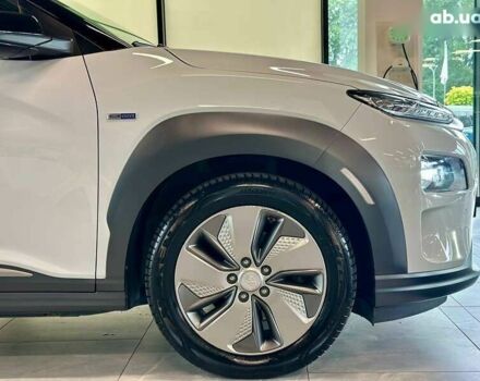 Хендай Kona Electric, объемом двигателя 0 л и пробегом 111 тыс. км за 18300 $, фото 6 на Automoto.ua