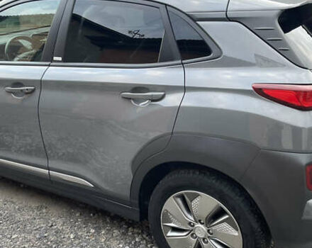 Хендай Kona Electric, объемом двигателя 0 л и пробегом 98 тыс. км за 18500 $, фото 5 на Automoto.ua