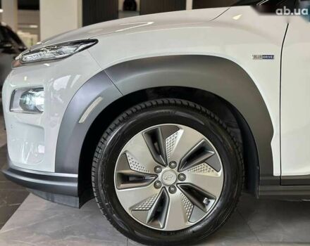 Хендай Kona Electric, объемом двигателя 0 л и пробегом 111 тыс. км за 18300 $, фото 7 на Automoto.ua