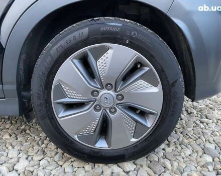 Хендай Kona Electric, объемом двигателя 0 л и пробегом 70 тыс. км за 18900 $, фото 24 на Automoto.ua