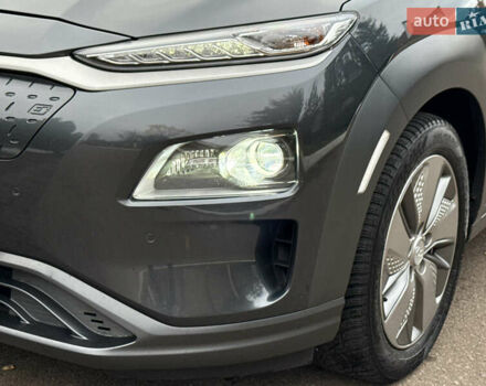 Хендай Kona Electric, объемом двигателя 0 л и пробегом 81 тыс. км за 18150 $, фото 13 на Automoto.ua