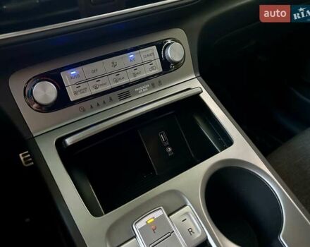 Хендай Kona Electric, объемом двигателя 0 л и пробегом 27 тыс. км за 14100 $, фото 10 на Automoto.ua