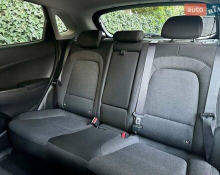 Хендай Kona Electric, объемом двигателя 0 л и пробегом 27 тыс. км за 14100 $, фото 11 на Automoto.ua