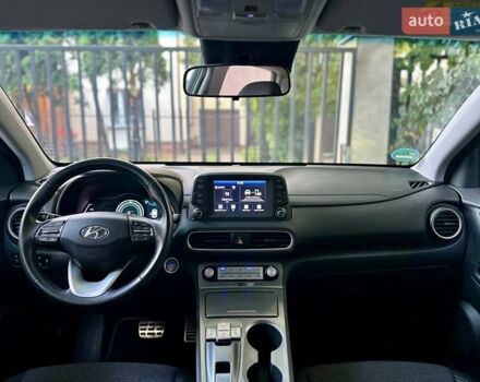 Хендай Kona Electric, объемом двигателя 0 л и пробегом 27 тыс. км за 14100 $, фото 9 на Automoto.ua