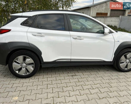 Хендай Kona Electric, объемом двигателя 0 л и пробегом 135 тыс. км за 16900 $, фото 4 на Automoto.ua