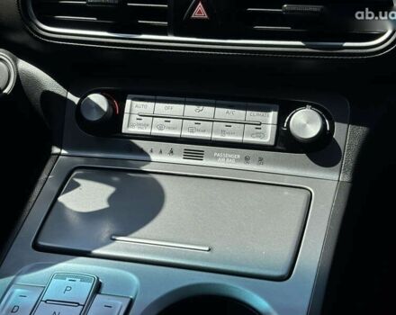 Хендай Kona Electric, объемом двигателя 0 л и пробегом 70 тыс. км за 18500 $, фото 25 на Automoto.ua