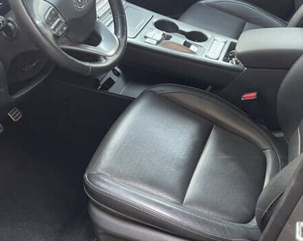 Хендай Kona Electric, объемом двигателя 0 л и пробегом 98 тыс. км за 18500 $, фото 9 на Automoto.ua