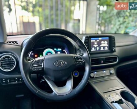 Хендай Kona Electric, объемом двигателя 0 л и пробегом 27 тыс. км за 14100 $, фото 13 на Automoto.ua