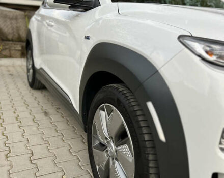 Хендай Kona Electric, объемом двигателя 0 л и пробегом 135 тыс. км за 16900 $, фото 7 на Automoto.ua