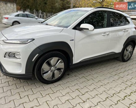 Хендай Kona Electric, объемом двигателя 0 л и пробегом 135 тыс. км за 16900 $, фото 2 на Automoto.ua