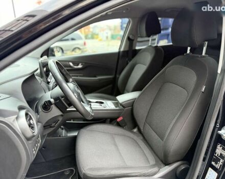 Хендай Kona Electric, объемом двигателя 0 л и пробегом 96 тыс. км за 20300 $, фото 7 на Automoto.ua