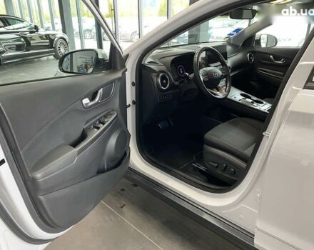 Хендай Kona Electric, объемом двигателя 0 л и пробегом 45 тыс. км за 22777 $, фото 24 на Automoto.ua
