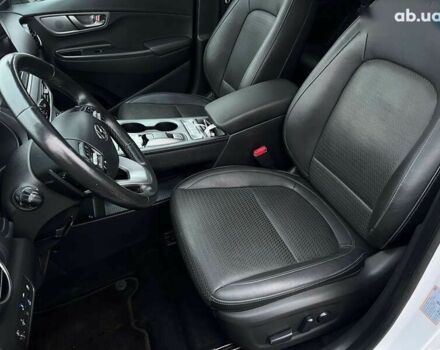 Хендай Kona Electric, объемом двигателя 0 л и пробегом 70 тыс. км за 18475 $, фото 29 на Automoto.ua