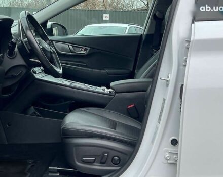 Хендай Kona Electric, объемом двигателя 0 л и пробегом 70 тыс. км за 18475 $, фото 28 на Automoto.ua