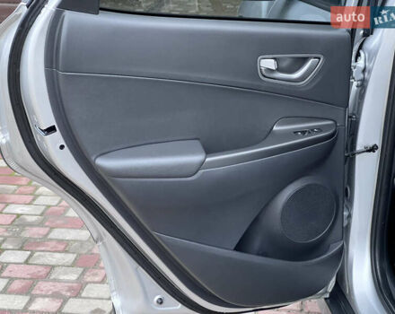 Хендай Kona Electric, объемом двигателя 0 л и пробегом 77 тыс. км за 20500 $, фото 22 на Automoto.ua