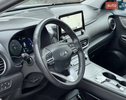 Хендай Kona Electric, объемом двигателя 0 л и пробегом 77 тыс. км за 20500 $, фото 19 на Automoto.ua
