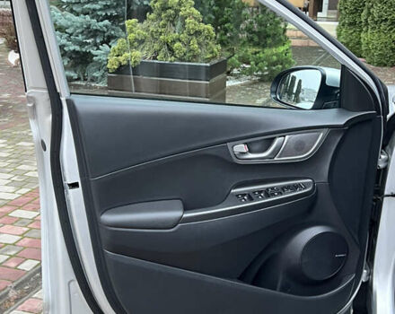 Хендай Kona Electric, объемом двигателя 0 л и пробегом 77 тыс. км за 20500 $, фото 34 на Automoto.ua