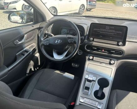 Хендай Kona Electric, объемом двигателя 0 л и пробегом 84 тыс. км за 19450 $, фото 25 на Automoto.ua