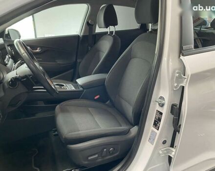 Хендай Kona Electric, объемом двигателя 0 л и пробегом 45 тыс. км за 22777 $, фото 27 на Automoto.ua