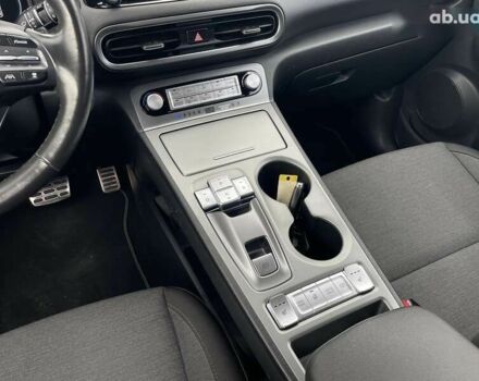 Хендай Kona Electric, объемом двигателя 0 л и пробегом 127 тыс. км за 18600 $, фото 18 на Automoto.ua