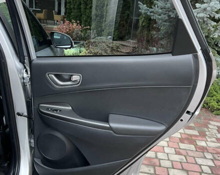 Хендай Kona Electric, объемом двигателя 0 л и пробегом 77 тыс. км за 20500 $, фото 29 на Automoto.ua