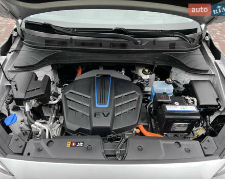 Хендай Kona Electric, объемом двигателя 0 л и пробегом 77 тыс. км за 20500 $, фото 40 на Automoto.ua