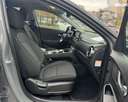 Хендай Kona Electric, объемом двигателя 0 л и пробегом 65 тыс. км за 17999 $, фото 2 на Automoto.ua