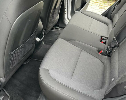 Хендай Kona Electric, объемом двигателя 0 л и пробегом 76 тыс. км за 16900 $, фото 12 на Automoto.ua