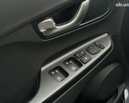 Хендай Kona Electric, объемом двигателя 0 л и пробегом 48 тыс. км за 17500 $, фото 23 на Automoto.ua