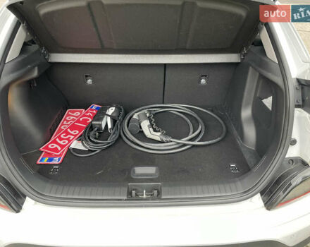 Хендай Kona Electric, объемом двигателя 0 л и пробегом 76 тыс. км за 16900 $, фото 21 на Automoto.ua