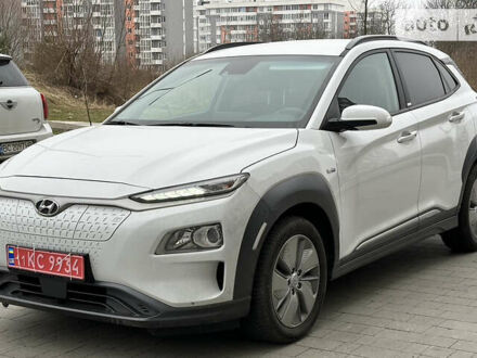 Хендай Kona Electric, объемом двигателя 0 л и пробегом 54 тыс. км за 15999 $, фото 1 на Automoto.ua