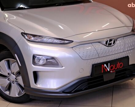 Серый Хендай Kona Electric, объемом двигателя 0 л и пробегом 88 тыс. км за 20300 $, фото 2 на Automoto.ua
