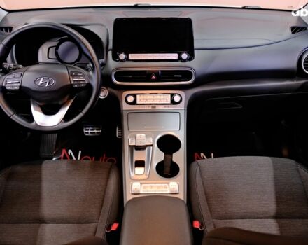 Серый Хендай Kona Electric, объемом двигателя 0 л и пробегом 88 тыс. км за 20300 $, фото 6 на Automoto.ua