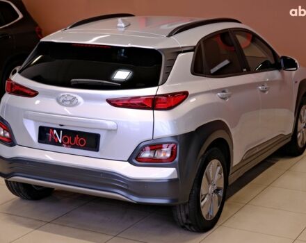 Серый Хендай Kona Electric, объемом двигателя 0 л и пробегом 88 тыс. км за 20300 $, фото 4 на Automoto.ua