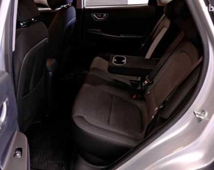 Серый Хендай Kona Electric, объемом двигателя 0 л и пробегом 88 тыс. км за 20300 $, фото 7 на Automoto.ua